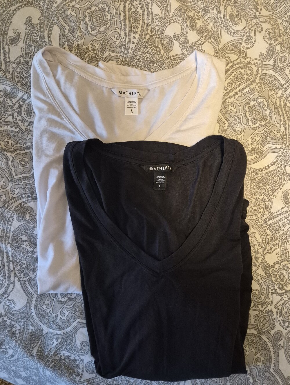 Athleta Women's V-Neck Tee Duo — Black & White Size Large